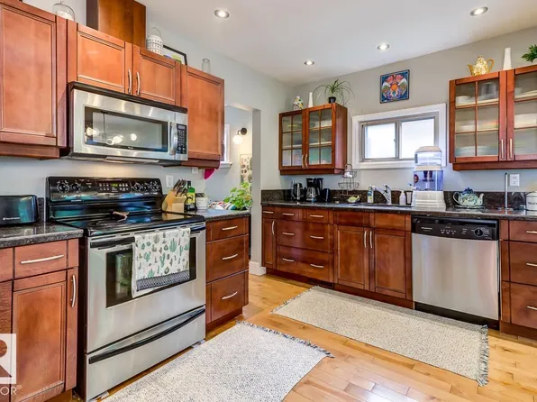 10950 73rd Ave NW, Edmonton, AB T6G 0C2