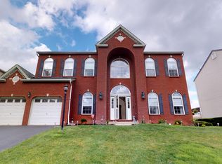 11 Trotter Ln, Clinton, PA 15026