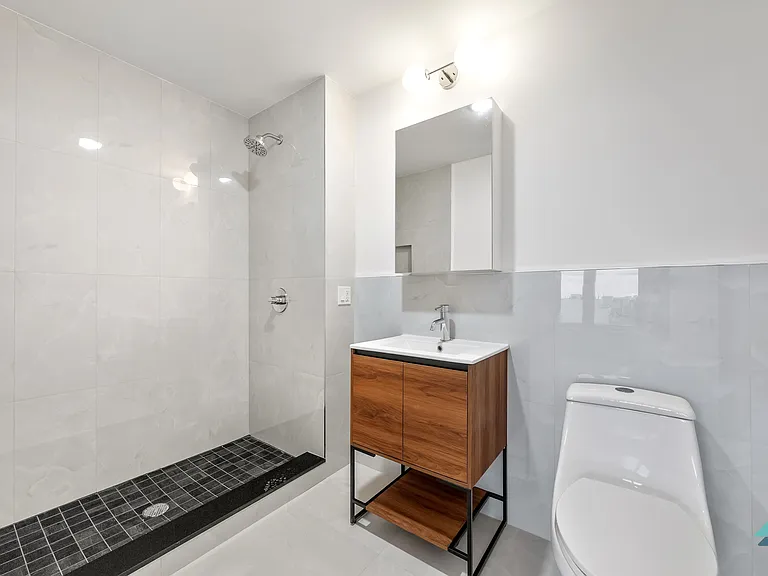 3510 Glenwood Rd #5H — Photo 14