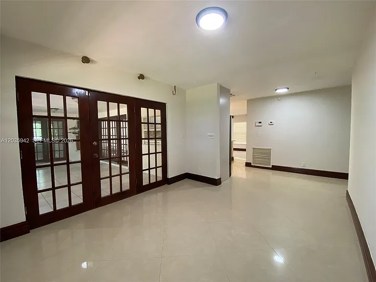 490 Bonaventure Blvd — Photo 14