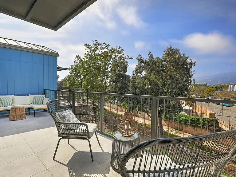 4745 Carpinteria Ave — Photo 23