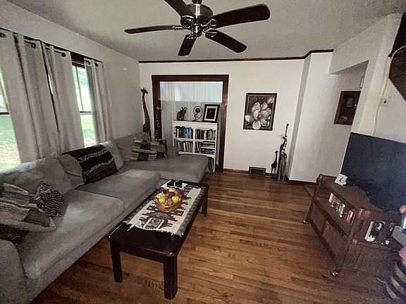 3rd image of 820 N 3rd St