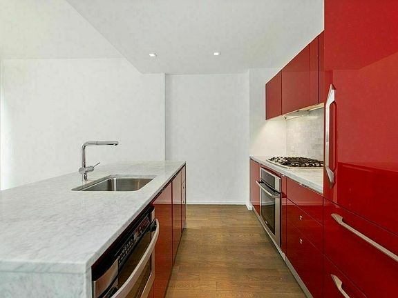 4th image of 202 8th St APT 4C