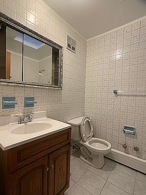 3rd image of 142-04 Pershing Cres #3
