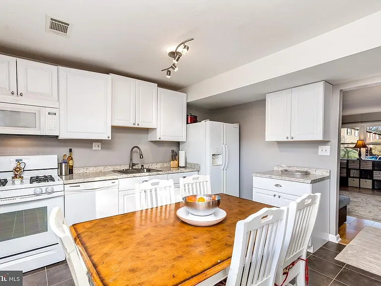 8309 Norwood Dr — Photo 13
