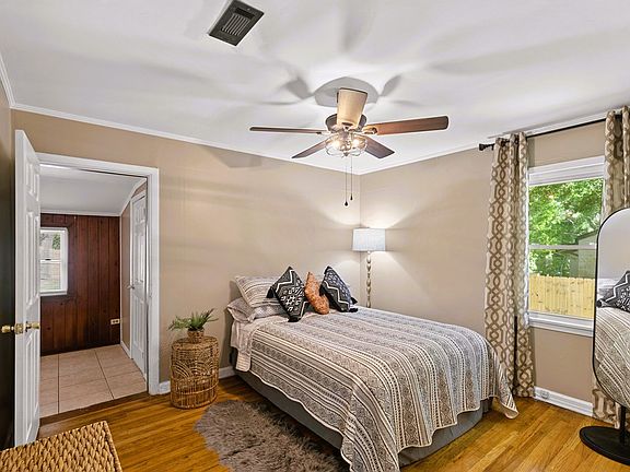 5th image of 1227 S Park Ave