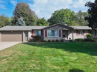 5204 Applewood Dr, Flushing, MI