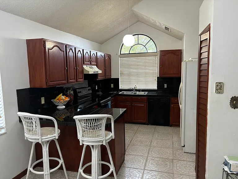 7400 Wade Meadow Ct — Photo 17