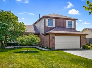 19723 S Skidmore Ct, Frankfort, IL 60423