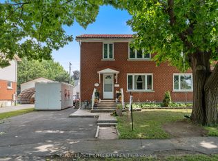 1350 Leaside Ave, Ottawa, ON K1Z 7R1