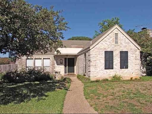 1st image of 3703 HUNTERS CIR