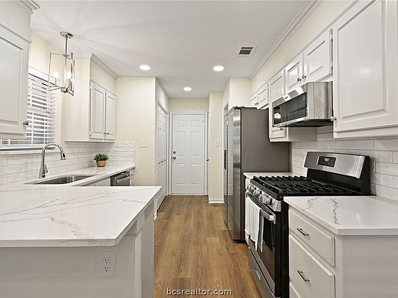 4th image of 1309 Fannin St