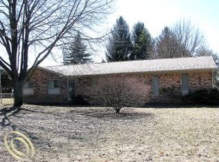 3005 W Commerce Rd, Milford, MI 48380