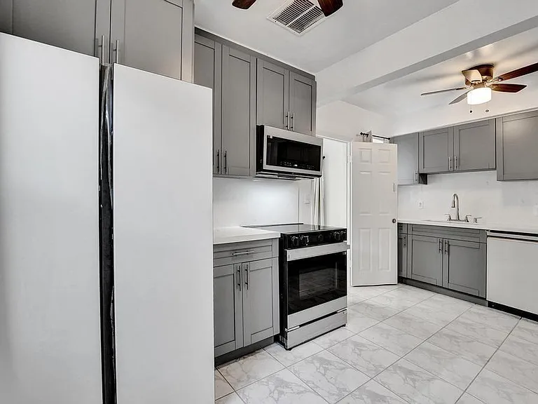 1836 SW 9th Ave — Photo 14