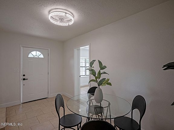 3rd image of 2351 GAILLARDIA Road