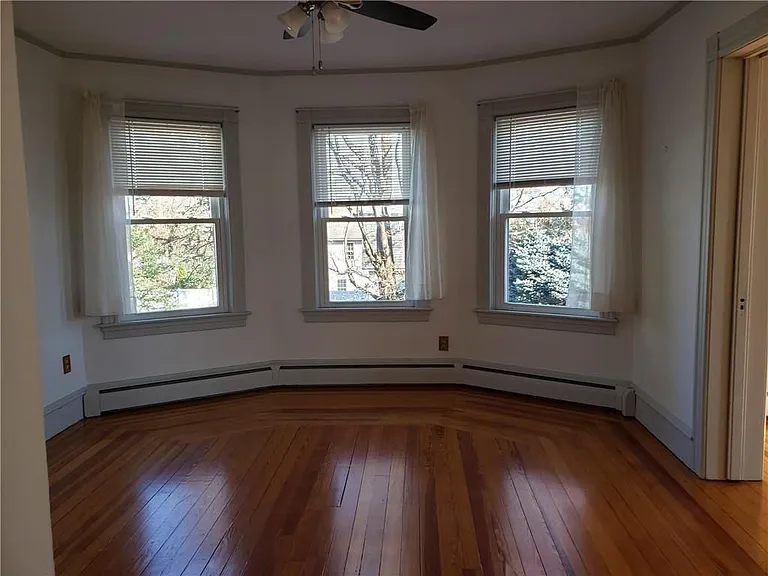 40 E Barrows St #2 — Photo 9