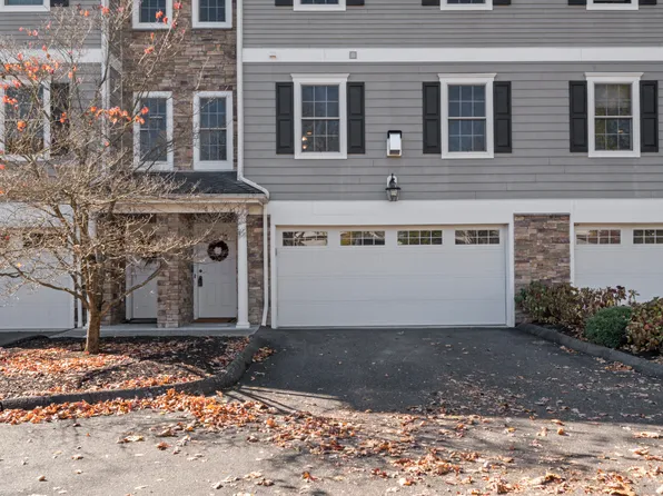53 Grassy Plain Street APT B6, Bethel, CT 06801