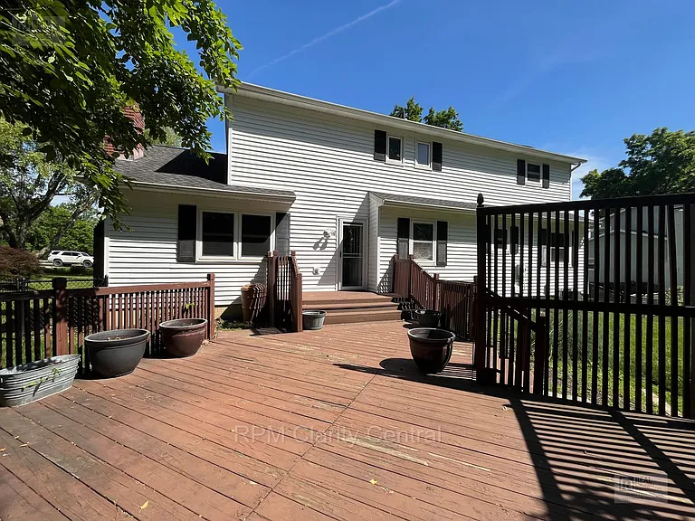 488 Clark State Rd — Photo 2