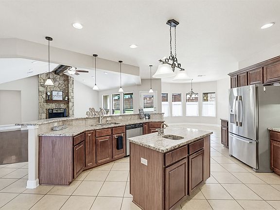 4th image of 8001 Ridgeway Ct