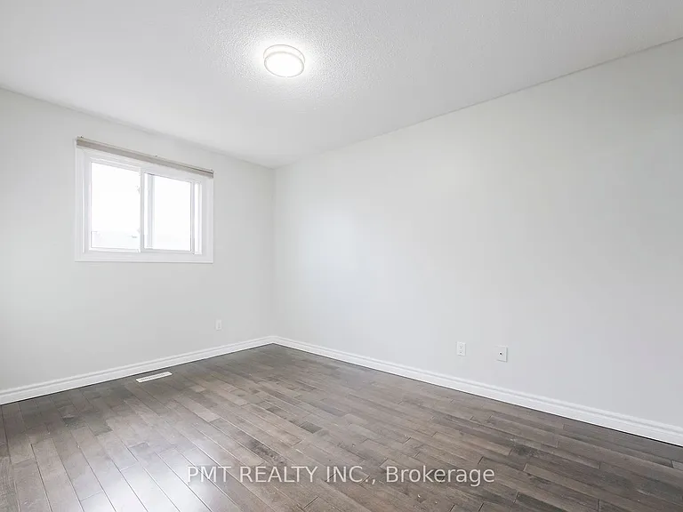 26 Granada Cres — Photo 22