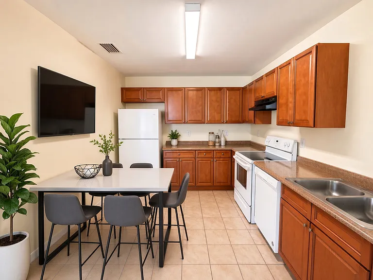 2408 Vernon Ave S — Photo 12