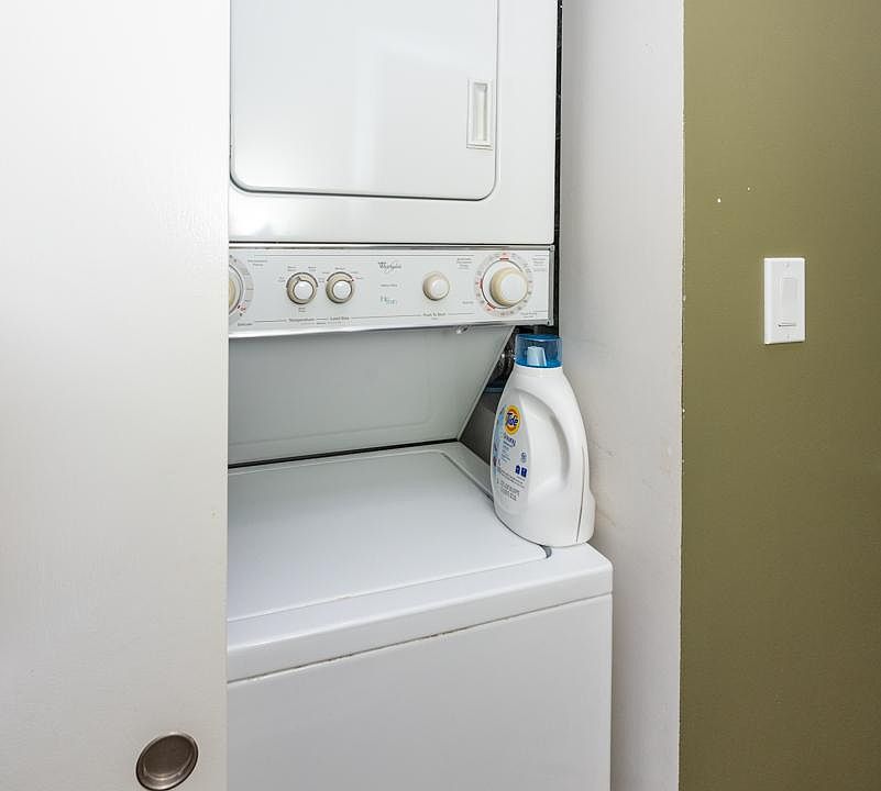 1st image of 2207 W Race Ave