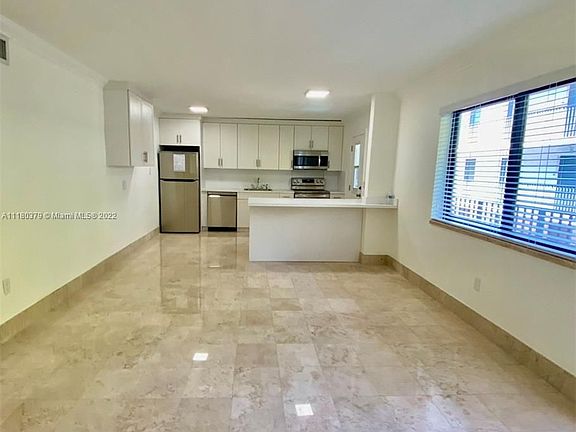 4th image of 3242 Mary St APT S216