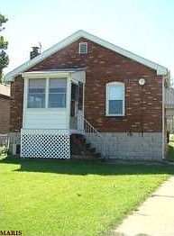 3rd image of 7627 Weaver Ave