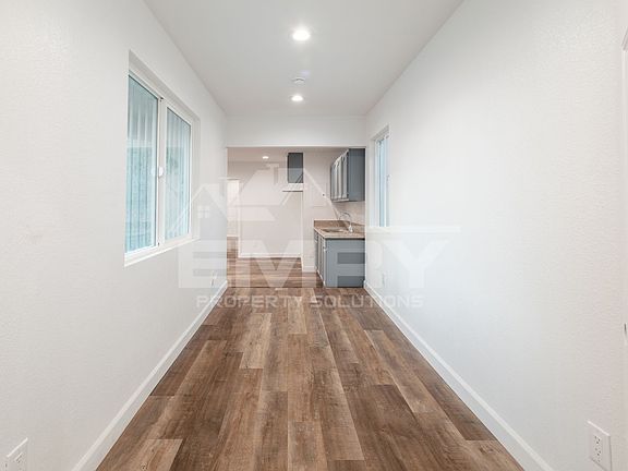 4th image of 456 E Market St Unit 2