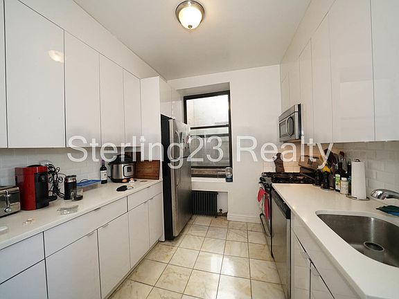 3rd image of 24-01 31st St #B2