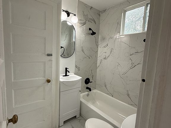 3rd image of 3539 Saint Charles Ave