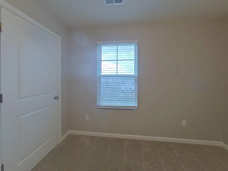 1076 Crescent Moon Loop — Photo 10