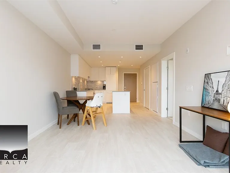 110 W 17th St #503 — Photo 7
