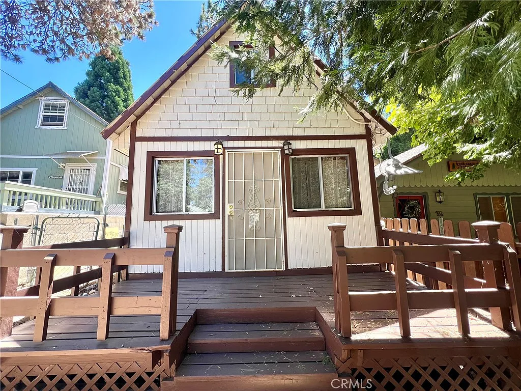 2 bed, 740 sqft, $1,350 — Photo 2