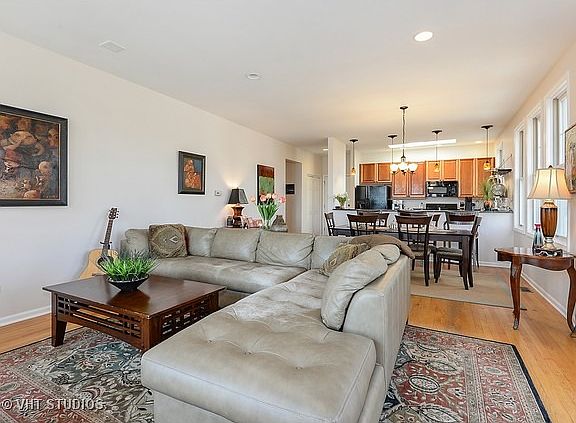 4th image of 4897 N Ashland Ave APT 3E