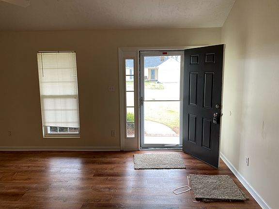 5th image of 685 Devon Rd