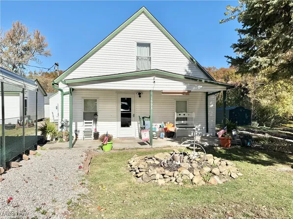 1693 Elfleda St, Lorain, OH 44055