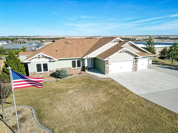 13741 Trail Boss Way, Bismarck, ND 58503
