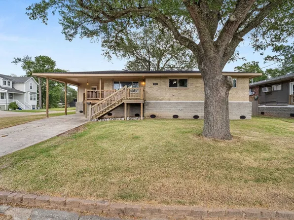 4315 Pleasant Dr, Lake Charles, LA 70605