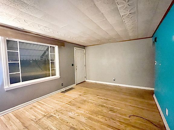 5th image of 1331 Shorb Ave NW