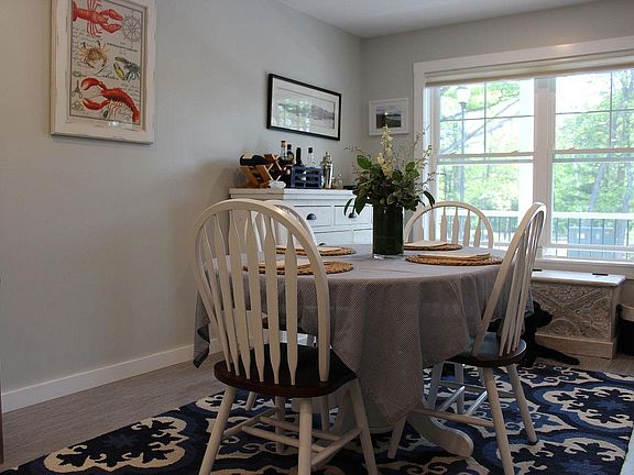 5th image of 10 Hill Way APT 4