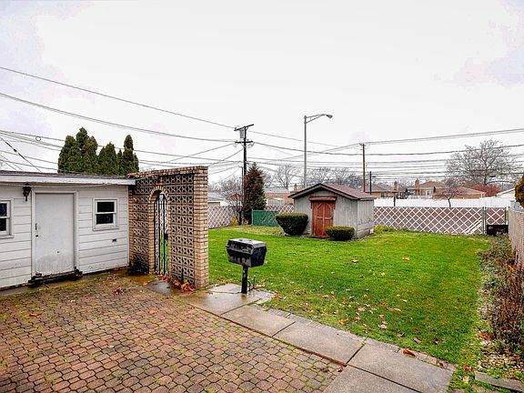 4th image of 5532 W 103rd Pl