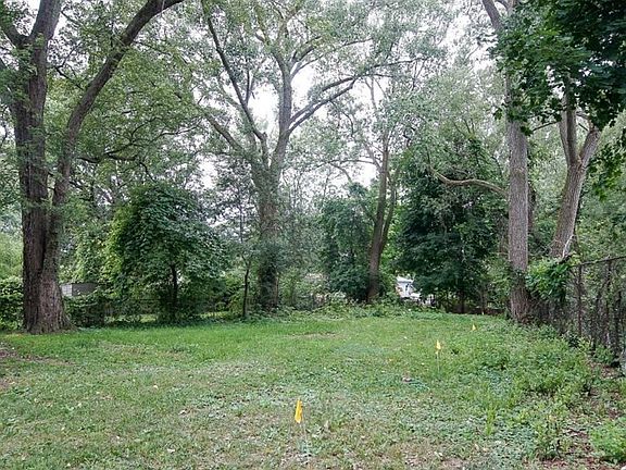 3rd image of 140 Sage Ave