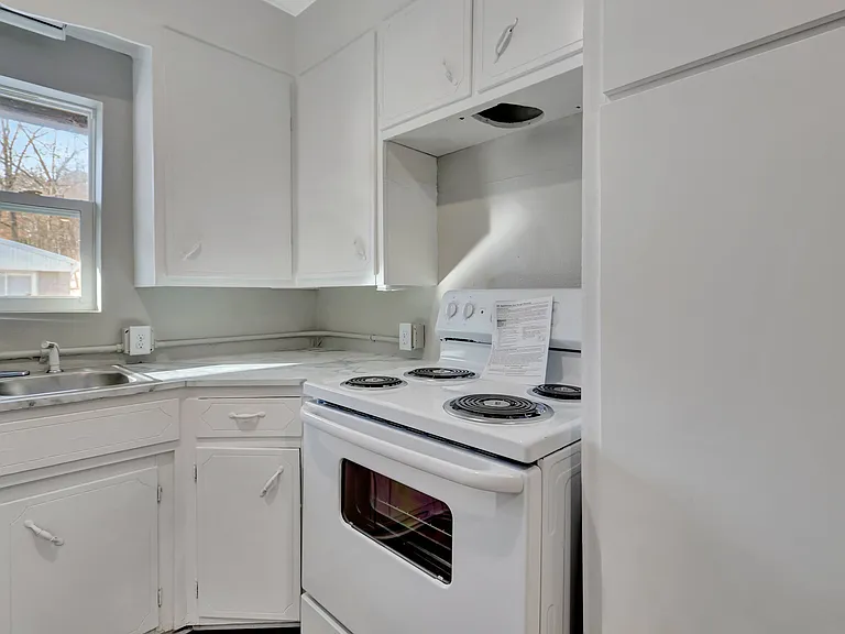 2751 Malvern Ave — Photo 17