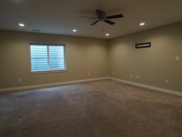 1203 E Roma Dr — Photo 25