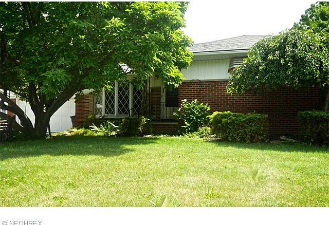 1st image of 2165 Garden Dr