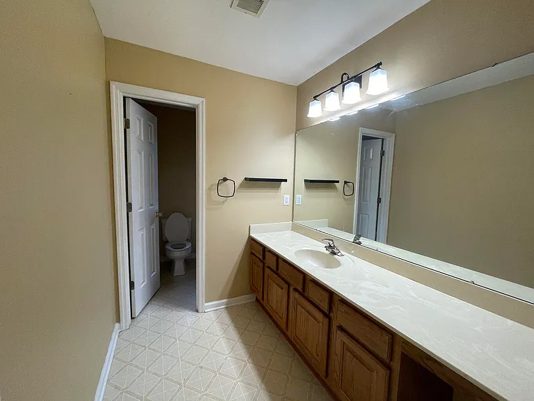 102 Adthan Cir — Photo 12