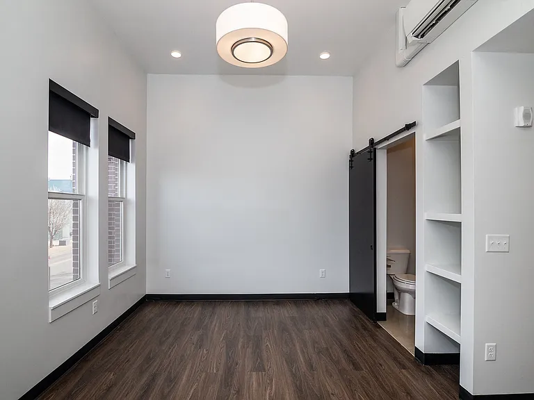 3033 N Downing St — Photo 43