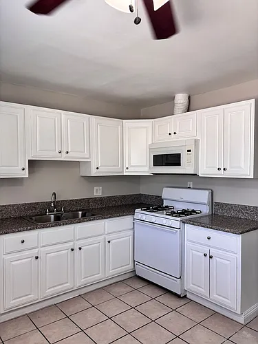 Renovated 2 Bedroom 1 Bathroom Photo 1