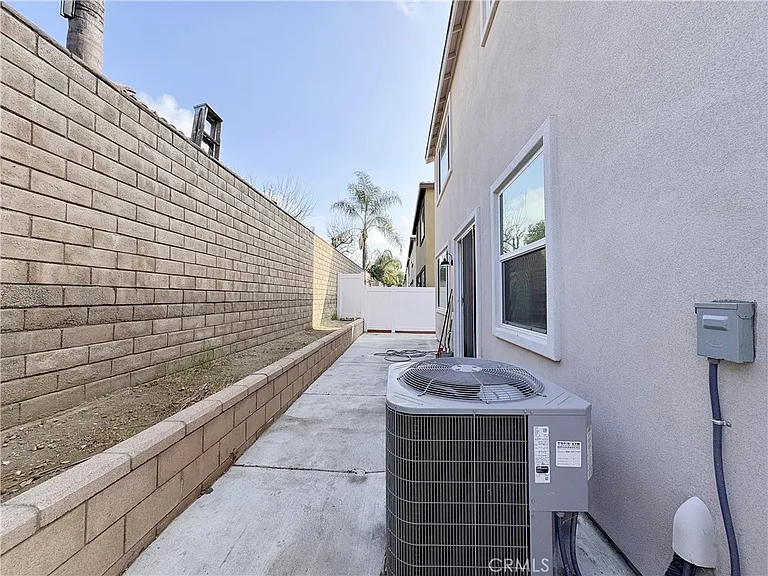 629 E Madeleine Privado — Photo 24